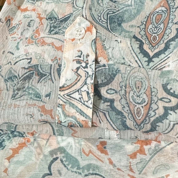 NWOT Chico Blurred Medallion Chiffon Shirt size 1 - Picture 4 of 9